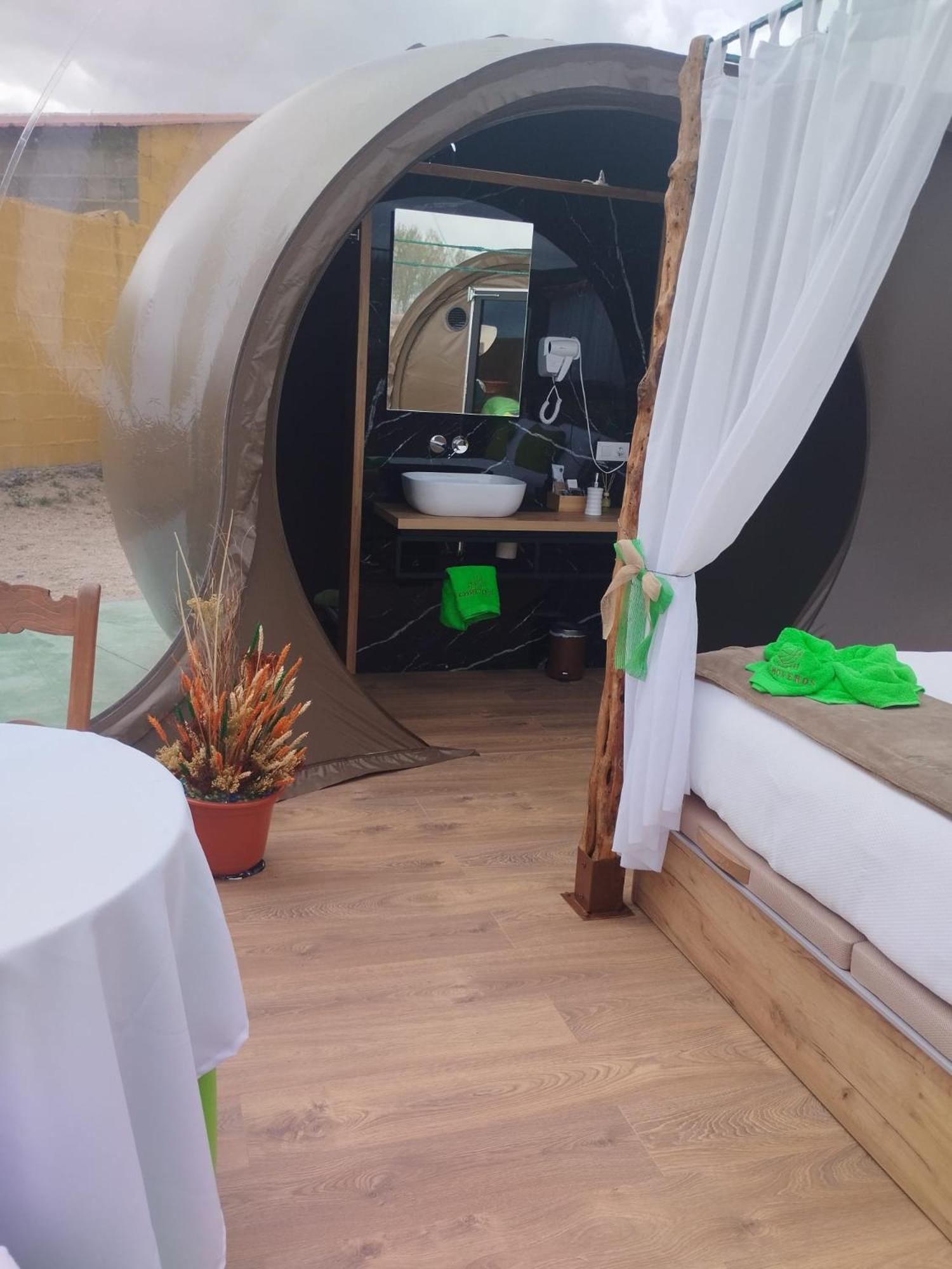 Cosmoveros - Burbuja Country house Pedraza