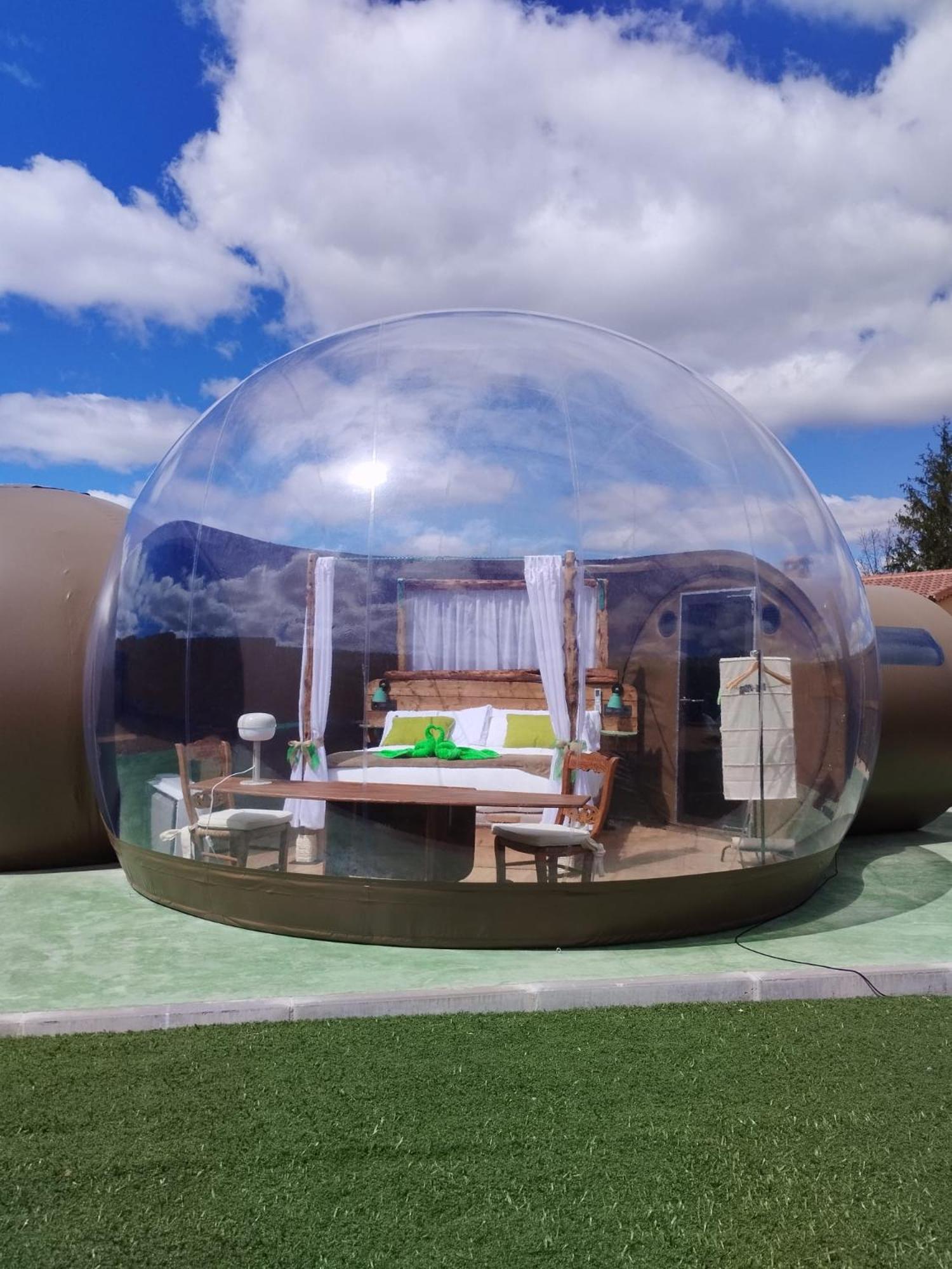 Cosmoveros - Burbuja Country house Pedraza